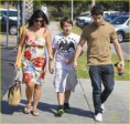 /album/nick-denise-e-frankie-saindo-de-um-restaurante-02-09/nick7-jpg/
