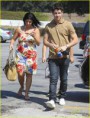 /album/nick-denise-e-frankie-saindo-de-um-restaurante-02-09/nick8-jpg/