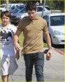 /album/nick-denise-e-frankie-saindo-de-um-restaurante-02-09/nick12-jpg/